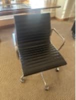 Meeting room chair
